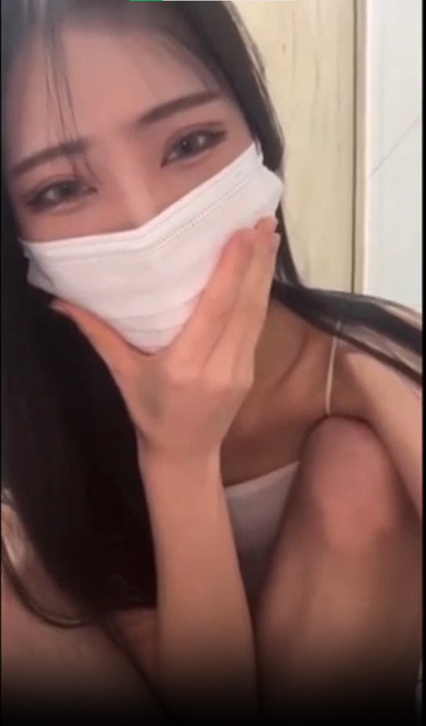 먹던 스크류바로 자위하는년[윤공주]