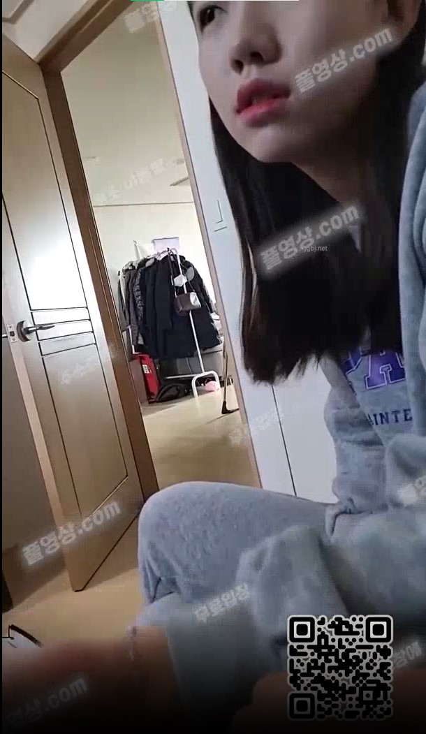 포터남 여자 집에서 간단 펠라 회색옷녀