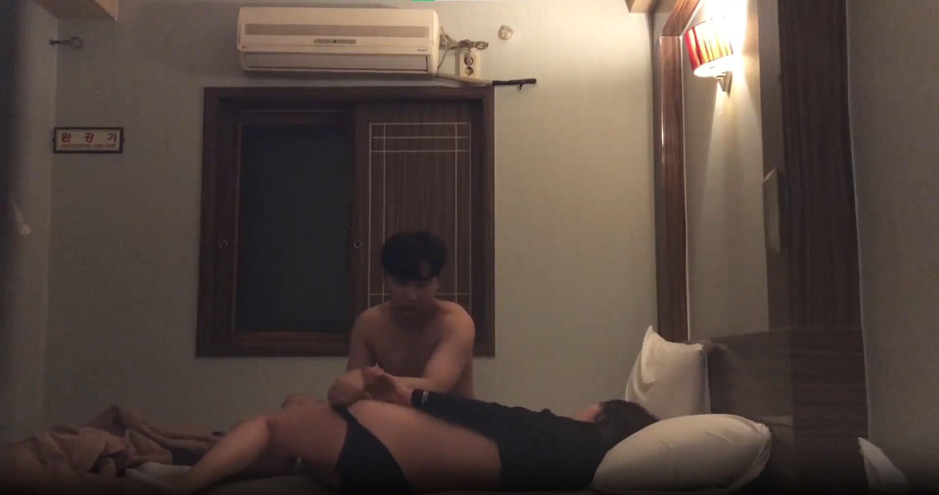 술 한잔하고 모텔에서 즐기로 온 커플