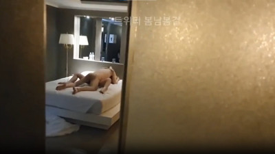 초대남과 둘이서 하고싶다는 여친년 [레드걸 한국야동,최신야동,무료야동]