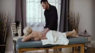 레드걸[서양야동] Experienced Masseur Brad Sterling Knows What Horny MILF Really Wants